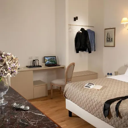 Domus Serafino 4* ローマ