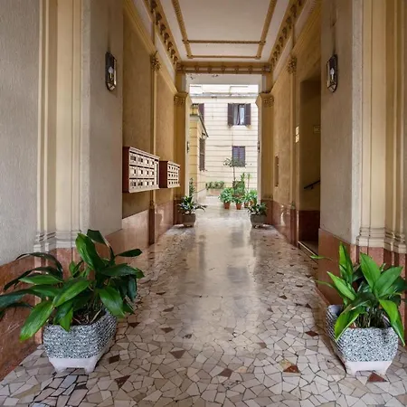 Domus Serafino 4* ローマ